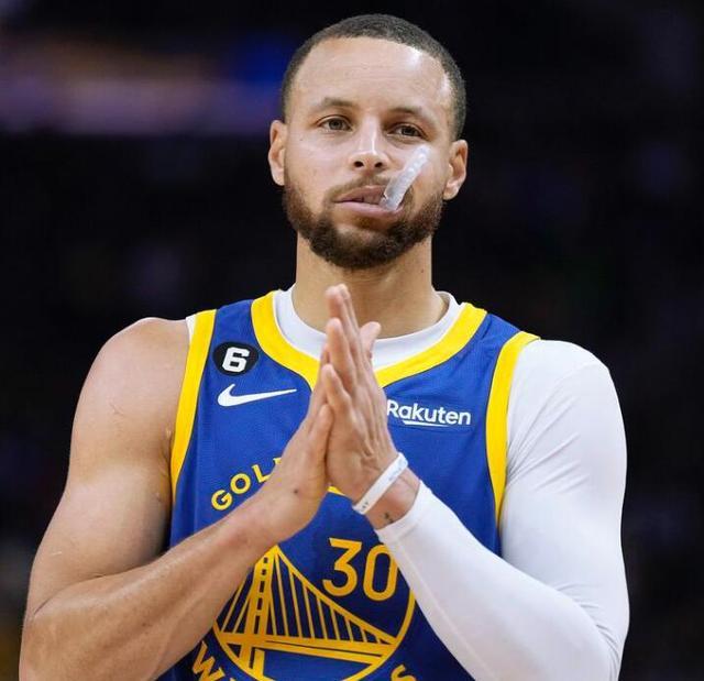 领取巴萨队史最受喜爱球员奖，梅西：巴塞罗那是我的家