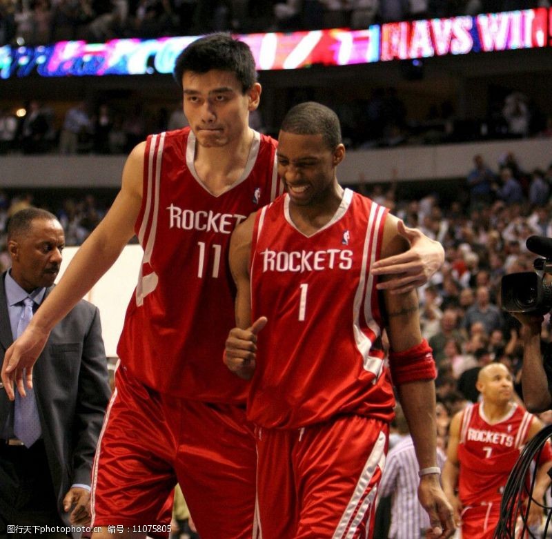 足球国足球迷自发制作横幅，为球队打气