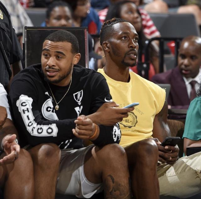 笑不活！奥萨尔推小史密斯，对方看清是阿门双胞胎弟弟后秒熄火