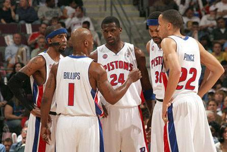 火箭110-105击败森林狼 球员评价：2人优秀，7人及格，戴维森低迷