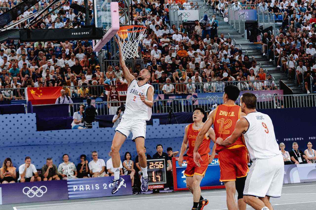 Here we go！罗马诺：曼城20岁前锋劳伦斯将租借至卢顿