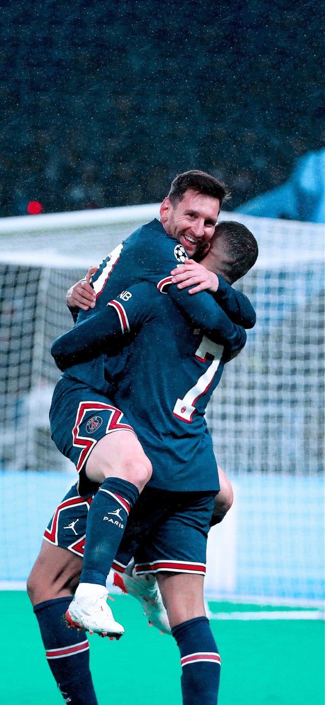 足球装备的科技革新解析