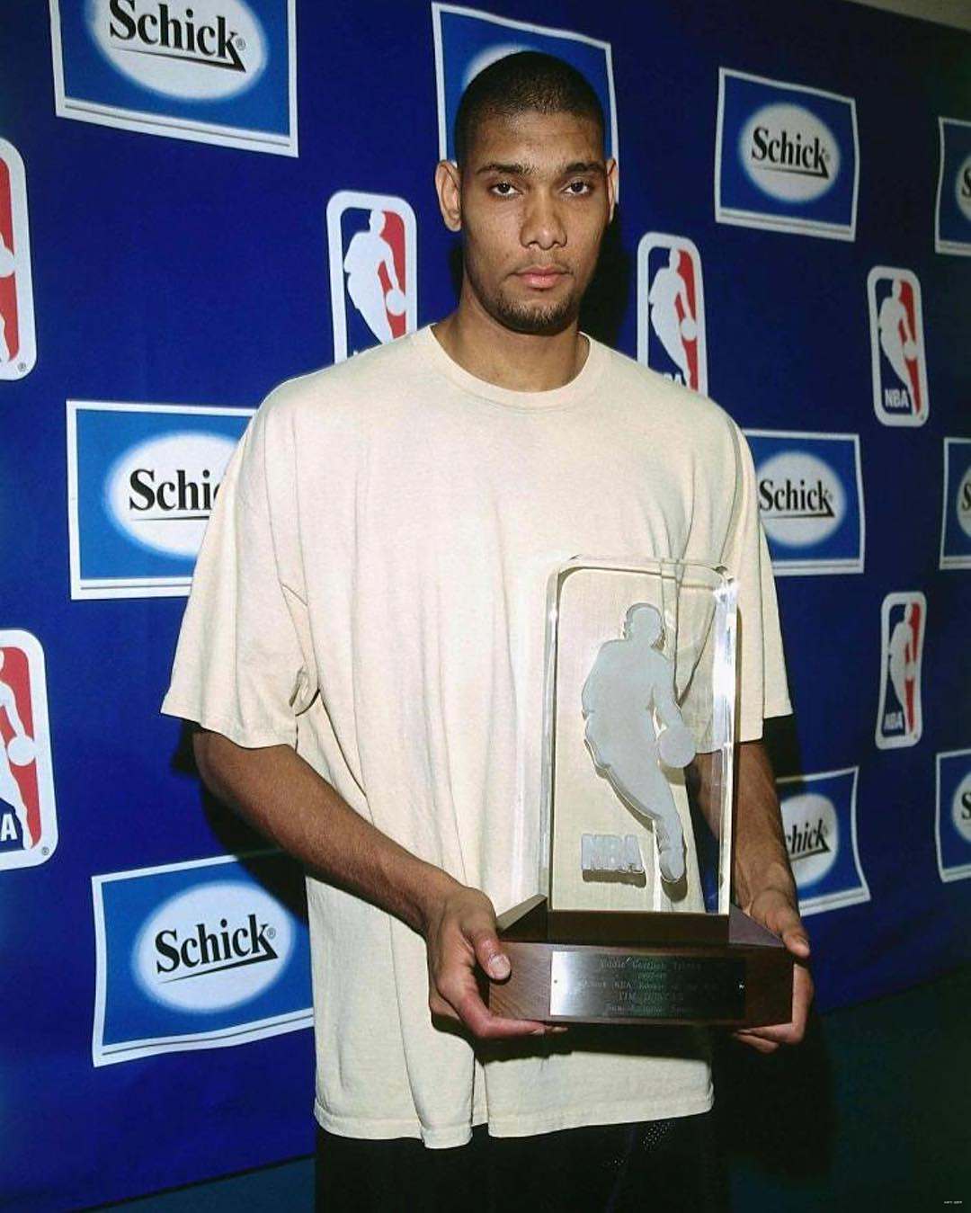 大谷翔平在 2024 年 50-50 达成当晚，他在社群媒体上发布了一张极具深意的黑白训练照