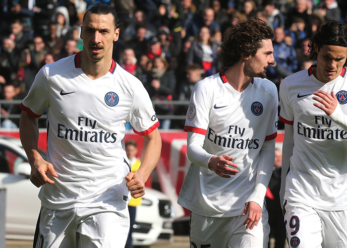 纽约洋基官方否认关于贾吉将重回中外野的传闻，确认其 2026 赛季将专注守右外野