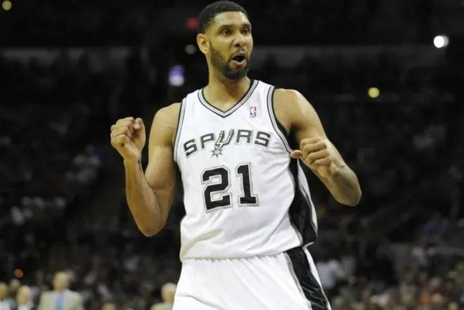 库里生日夜达成里程碑，长图回顾4000记三分之路